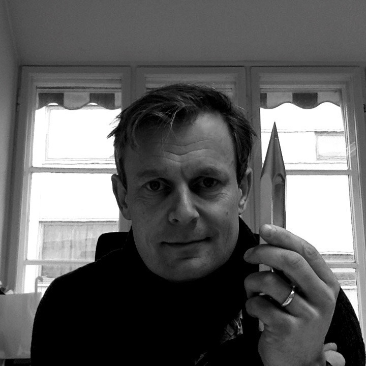 Selfie i vinduskarm: Frederik Horn, byråleder i Ernö.